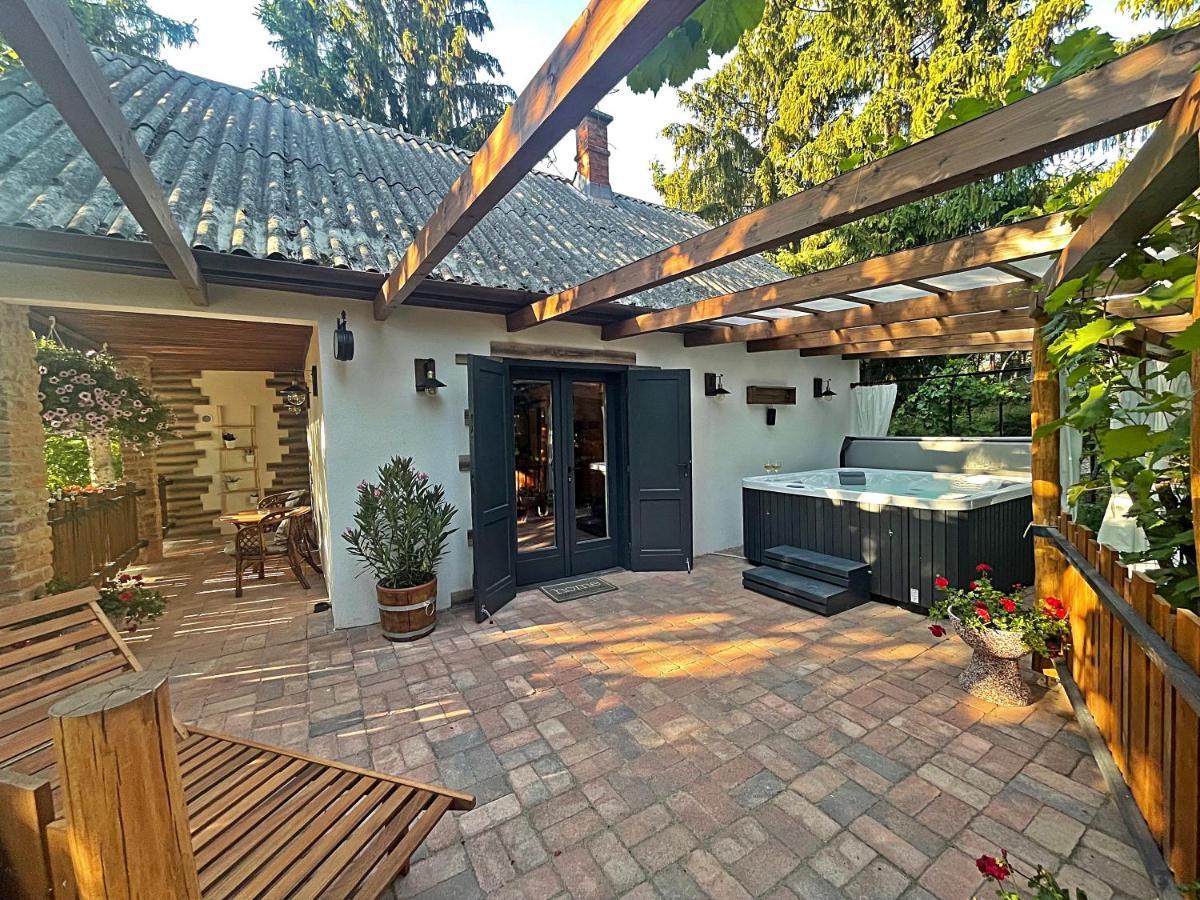 Cityside Cottage Eger Luaran gambar